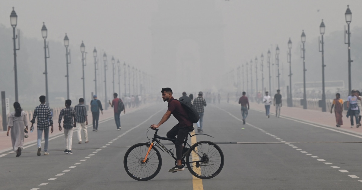 Indian capital is blanketed by toxic haze, closing schools