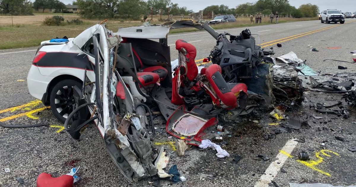 Multiple people killed after driver suspected of human smuggling crashes in Texas