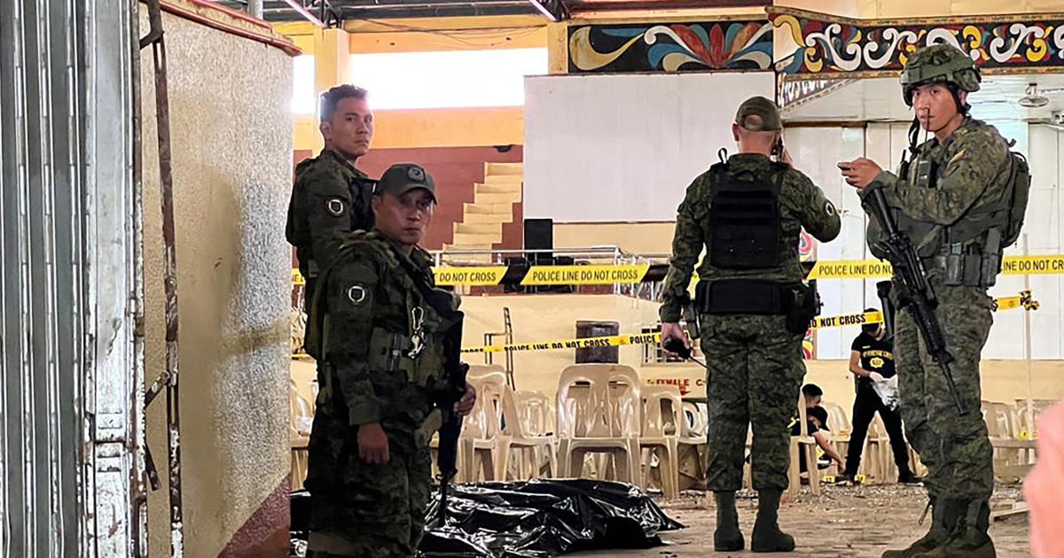 ‘Foreign terrorists’ behind deadly bombing that hit Christian worshippers in the Philippines, officials say